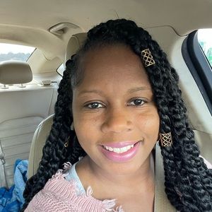 Meet your Posher, Nakisha